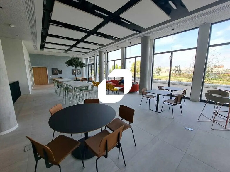 27-29 Rue De Paris, Bobigny to rent - Building Photo - Image 2 of 17