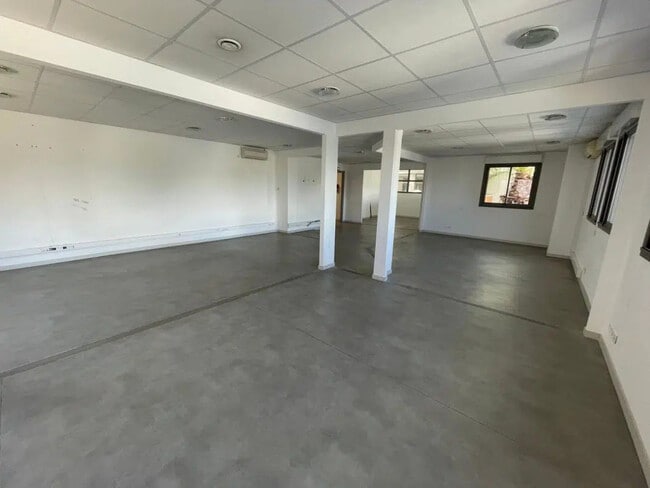 Location Bureaux 385 m²