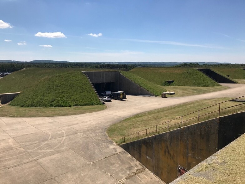 Brackenhurst Ln, Newbury to rent - Building Photo - Image 2 of 3