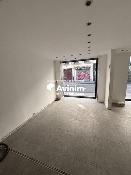 Retail in Paris to rent - Interior Photo - Image 2 of 3