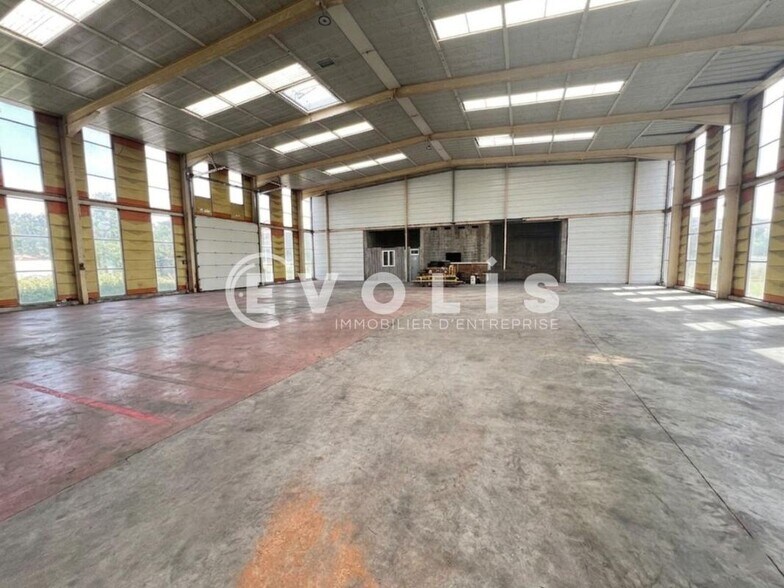 Industrial in Etampes for sale - Interior Photo - Image 2 of 5