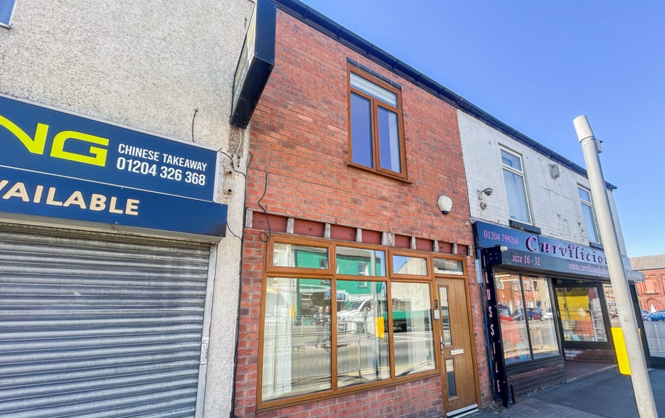 214 Albert Rd, Bolton to rent - Primary Photo - Image 1 of 1