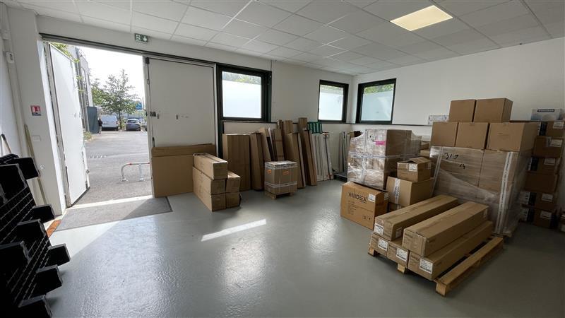 Light Industrial in Lognes to rent Interior Photo- Image 1 of 7