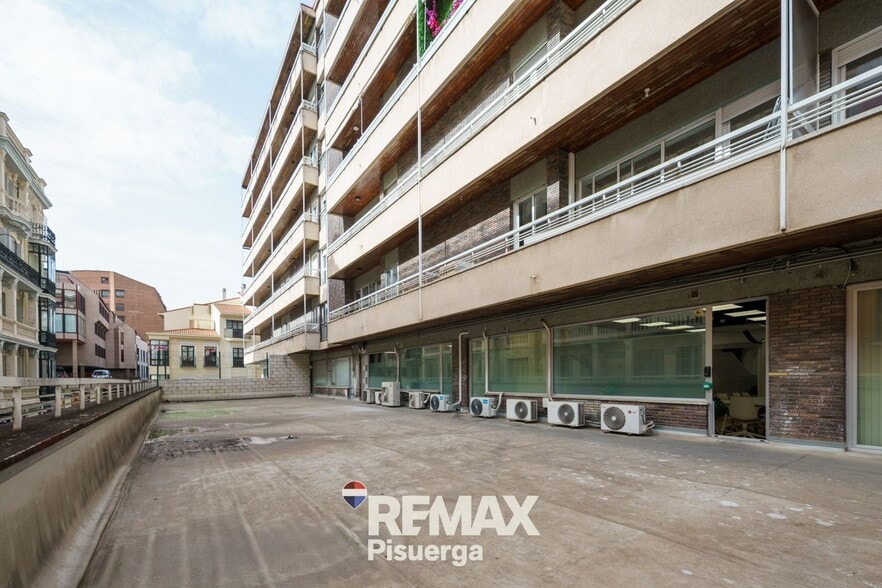 Calle Santiago, 13, Valladolid, Valladolid for sale - Primary Photo - Image 3 of 57