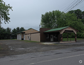 331 Newport Rd, Utica, NY for sale Primary Photo- Image 1 of 1