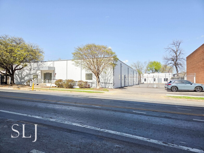 1100 S Akard St, Dallas, TX to rent - Building Photo - Image 1 of 13