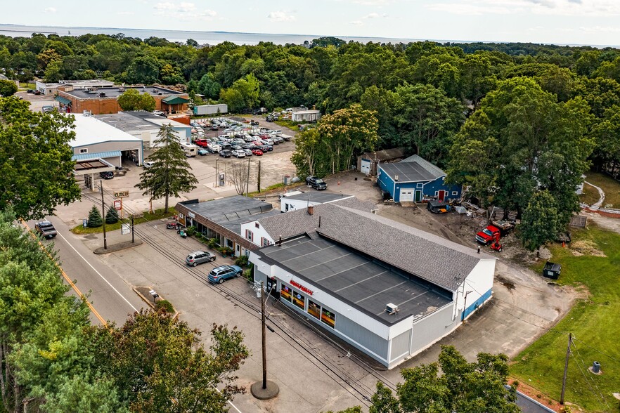 204 E Main St, Clinton, CT for sale - Building Photo - Image 1 of 1