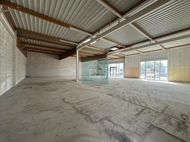 Location Commerce 370 m²