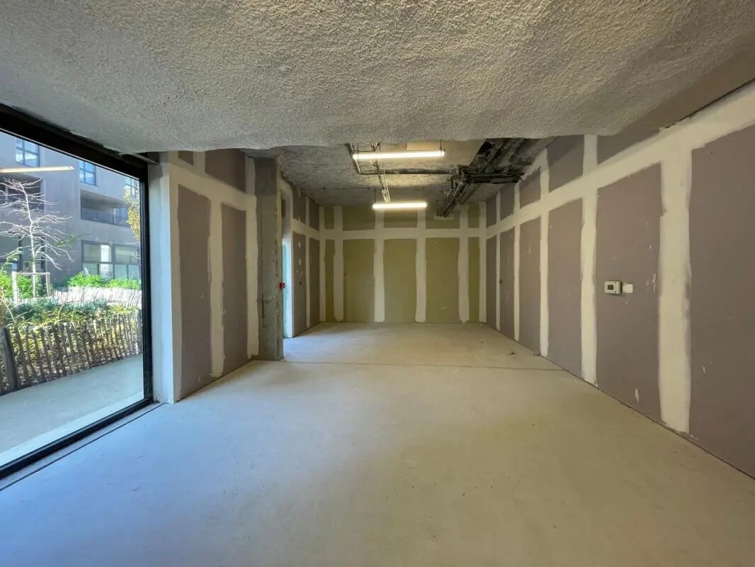 Industrial in Ivry-sur-Seine to rent Interior Photo- Image 1 of 11