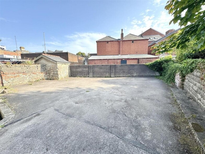 3A Hickman Rd, Penarth to rent - Building Photo - Image 3 of 35