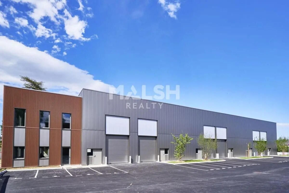 Light Industrial in Saint-Genis-Laval for sale Building Photo- Image 1 of 20