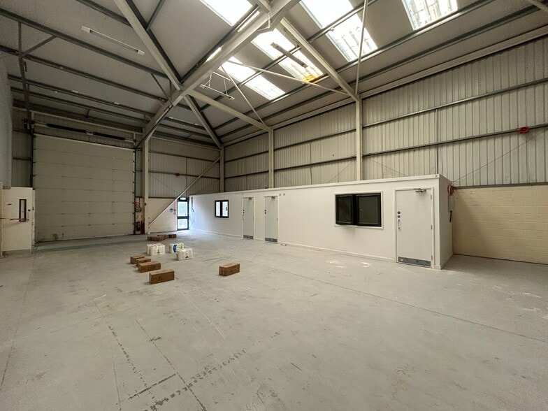 5-8 Handlemaker Rd, Frome to rent - Building Photo - Image 2 of 6