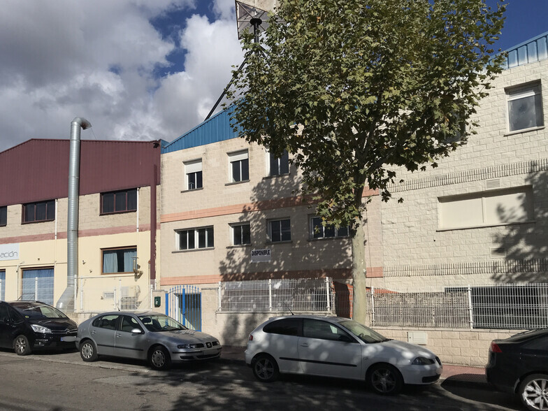 Calle Alquimia, 14, Móstoles, Madrid for sale - Primary Photo - Image 1 of 22