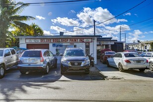 Deluxe Paint And Body Shop - Commercial Property