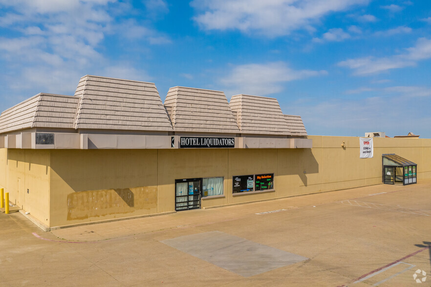 3643-3753 W Camp Wisdom Rd, Dallas, TX for rent - Building Photo - Image 2 of 10