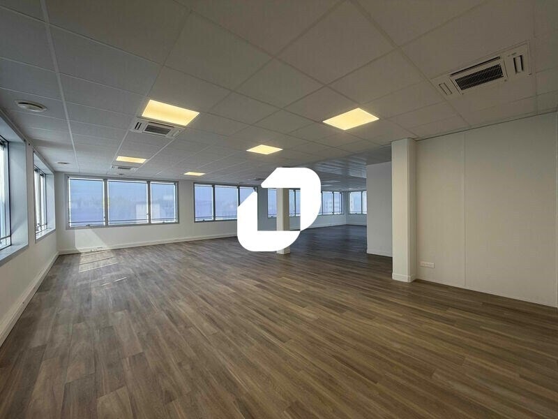 Office in Villepinte for sale Interior Photo- Image 1 of 9