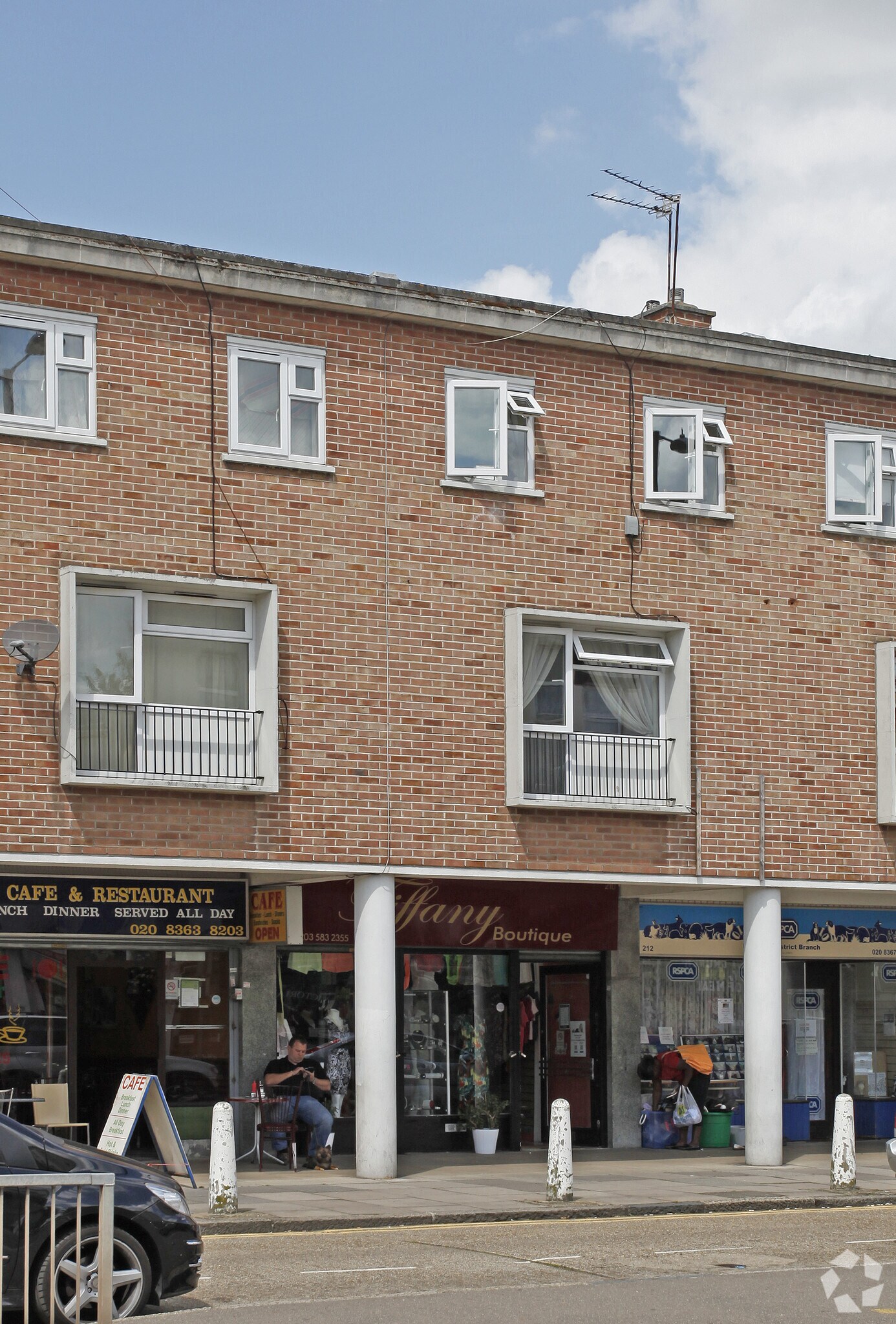 210 Baker St, Enfield for sale Primary Photo- Image 1 of 1