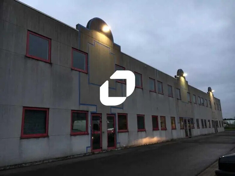 Office in Éragny to rent - Building Photo - Image 3 of 4