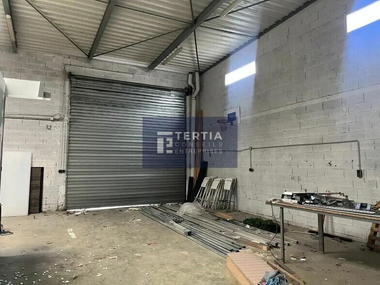 Light Industrial in Montpellier to rent - Interior Photo - Image 2 of 12