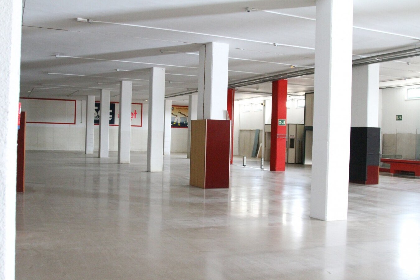 Barberà del Vallès, BAR 08210 - - - Interior Photo - Image 1 of 3