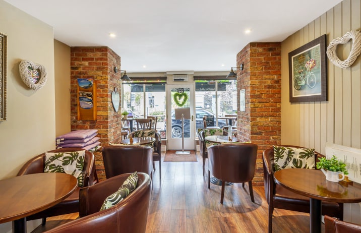 15 Main Rd, Windermere to rent Interior Photo- Image 1 of 8