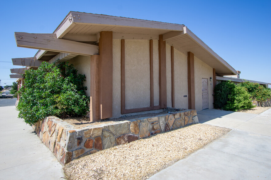 19123 Outer Hwy 18, Apple Valley, CA for sale - Building Photo - Image 1 of 1