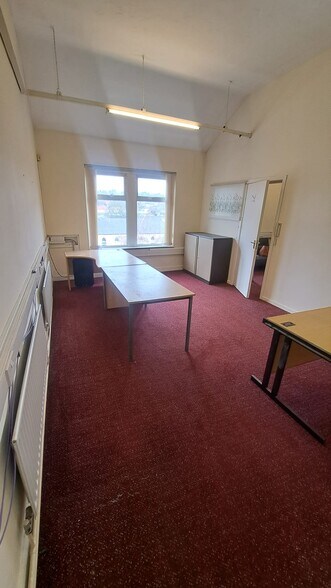 Spring Ln, Colne for rent - Interior Photo - Image 2 of 15