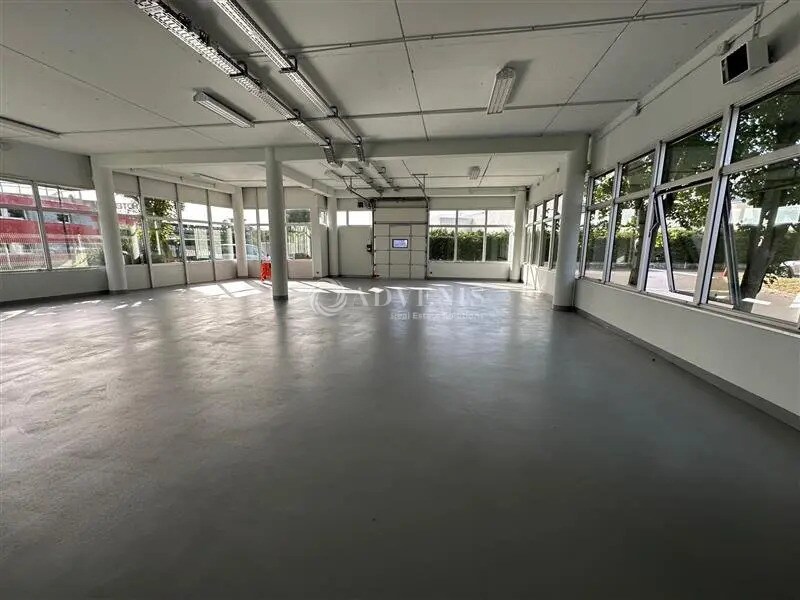 Light Industrial in Tigery to rent Interior Photo- Image 1 of 7