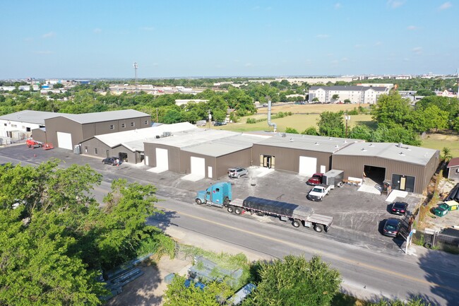 More details for 11110 Bluff Bend Dr, Austin, TX - Industrial for Rent