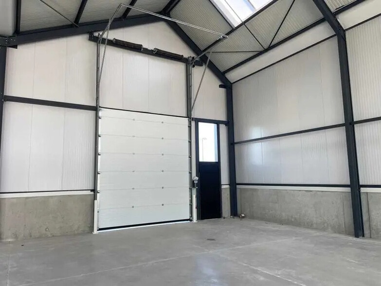 Industrial in Toussieu for sale - Building Photo - Image 3 of 5