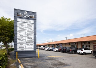 600-604 E 9th St, Hialeah, FL to rent Building Photo- Image 1 of 5