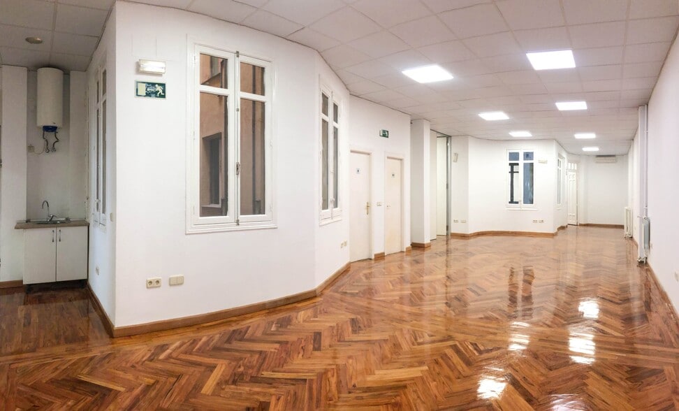 Office in Madrid, Madrid to rent - Primary Photo - Image 1 of 18