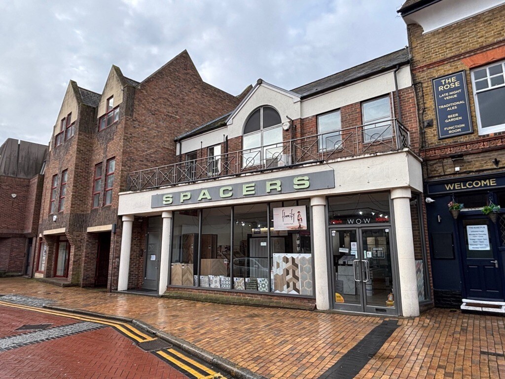 18 King St, Maidenhead to rent Building Photo- Image 1 of 2