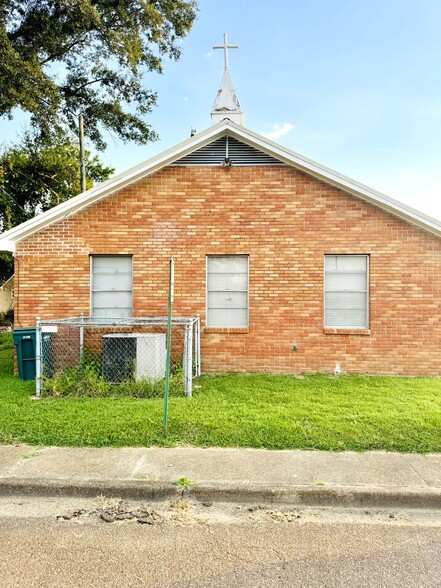 1838 Gordon Ave, Yazoo City, MS for sale - Building Photo - Image 2 of 17