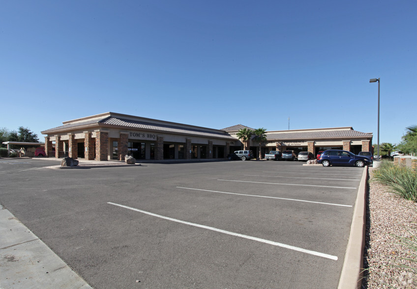 139 W Cottonwood Ln, Casa Grande, AZ for sale - Primary Photo - Image 1 of 7