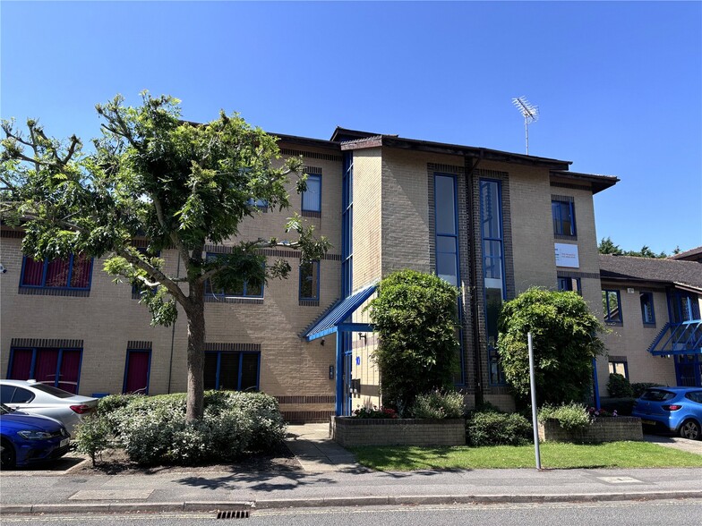 Tollgate, Eastleigh to rent - Building Photo - Image 2 of 4