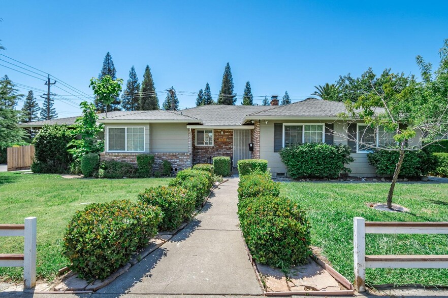 4701 Crestview Dr, Carmichael, CA for sale - Primary Photo - Image 1 of 1