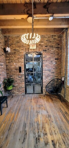 2003 W Fulton St, Chicago, IL to rent - Interior Photo - Image 2 of 5