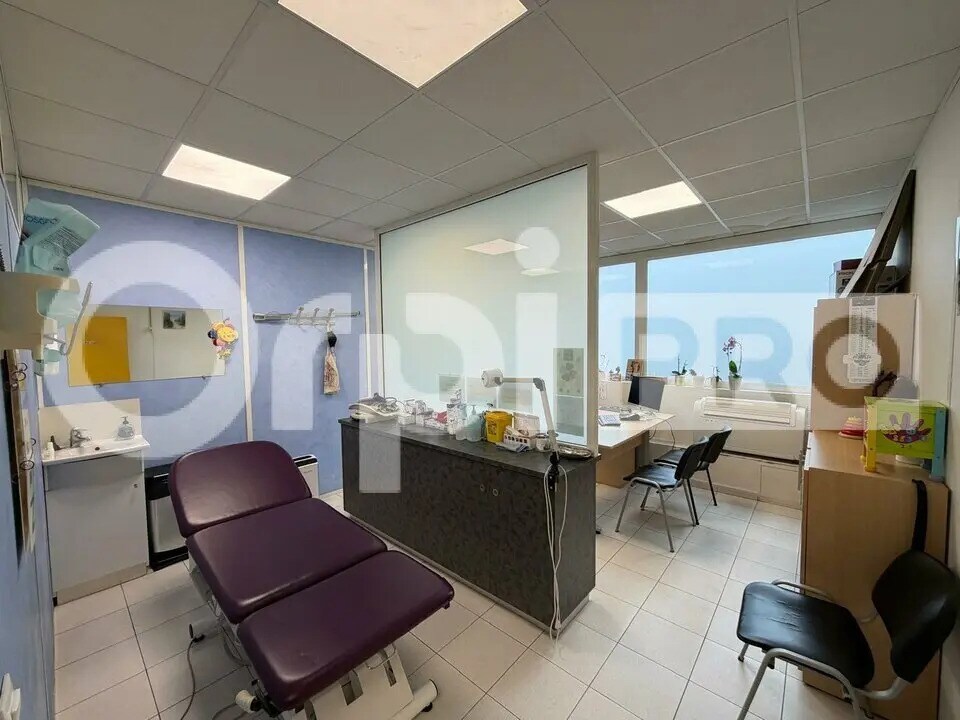 Retail in Saint-Michel-sur-Orge for sale Interior Photo- Image 1 of 5