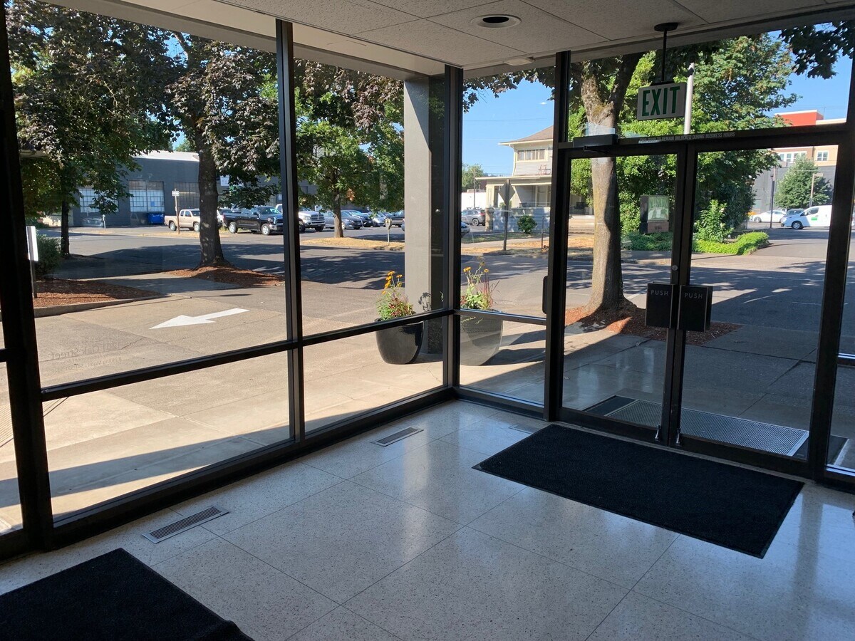 1201 Oak St, Eugene 97401