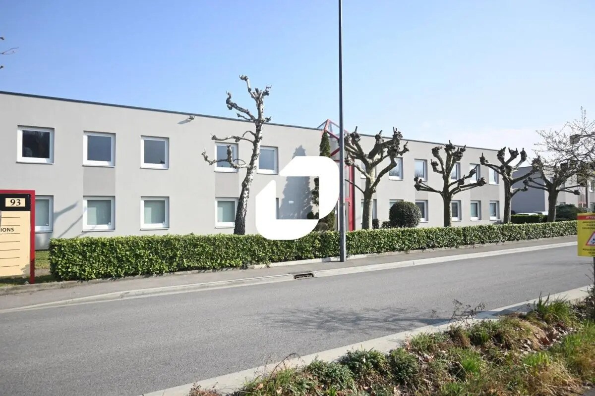 Office in Grenoble to rent Primary Photo- Image 1 of 11