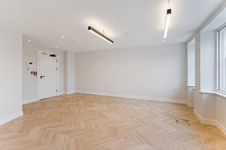 49-56 Sloane Sq, London to rent Interior Photo- Image 2 of 9