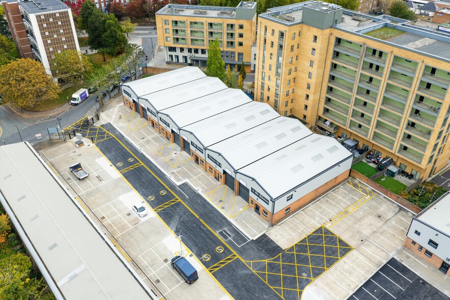 Langhedge Ln, London to rent - Building Photo - Image 2 of 17