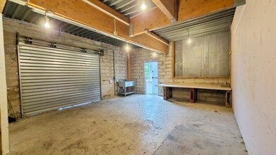 Avenue Clément Ader, Le Plessis-Trévise to rent Building Photo- Image 2 of 10