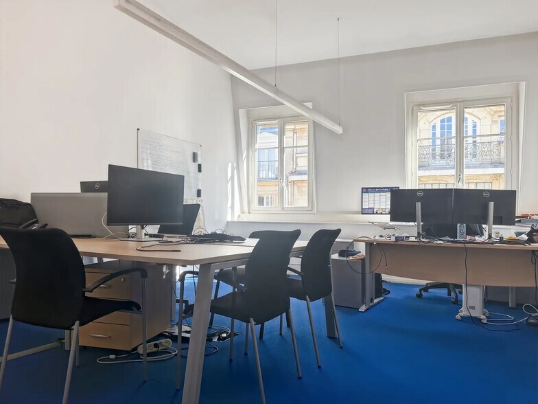 Office in Paris for sale - Interior Photo - Image 2 of 16