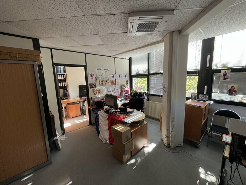 Office in Champigny-sur-Marne to rent - Interior Photo - Image 3 of 6