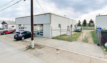 12108 NW 121A St, Edmonton, AB for sale Primary Photo- Image 1 of 2