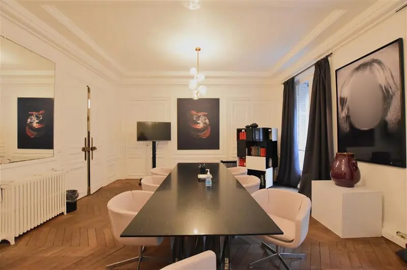 Office in Paris for sale Building Photo- Image 1 of 8