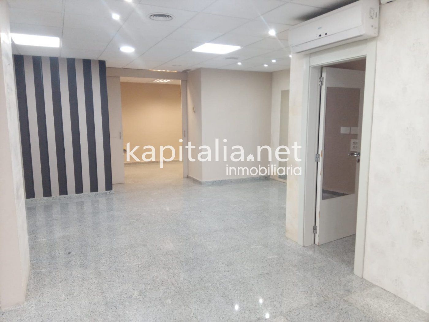 Retail in Benigànim, Valencia to rent Primary Photo- Image 1 of 9
