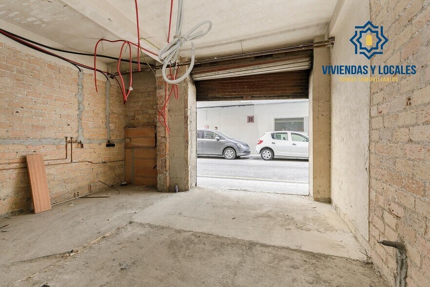 Calle Tierra del Fuego, 1-1, Granada, Granada for sale - Interior Photo - Image 3 of 7